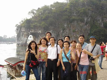 2004 (49).jpg - Sep 5~13, 2004 第5屆世界華人魚蝦營養學術研討會(5th SWCSNFFS)會後旅遊(桂林-象山)(中國大陸，廣東省珠海市) [Trip to Zhuhai (Zhuhai, China)]-19
